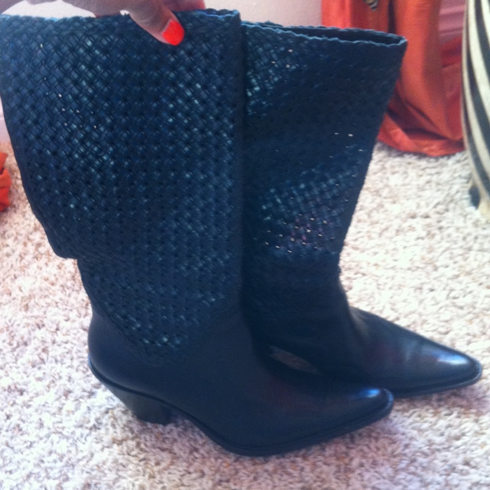 Black beautiful cowgirl boots!!!